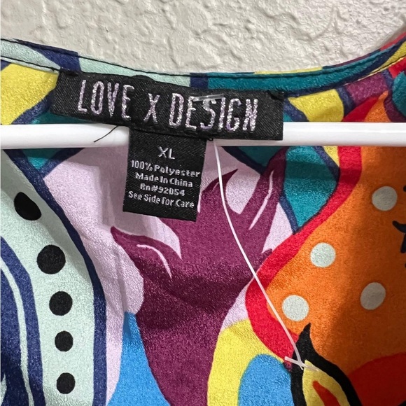 Love By Design Orange Red Graphic Crop Blouse - Picture 2 of 4